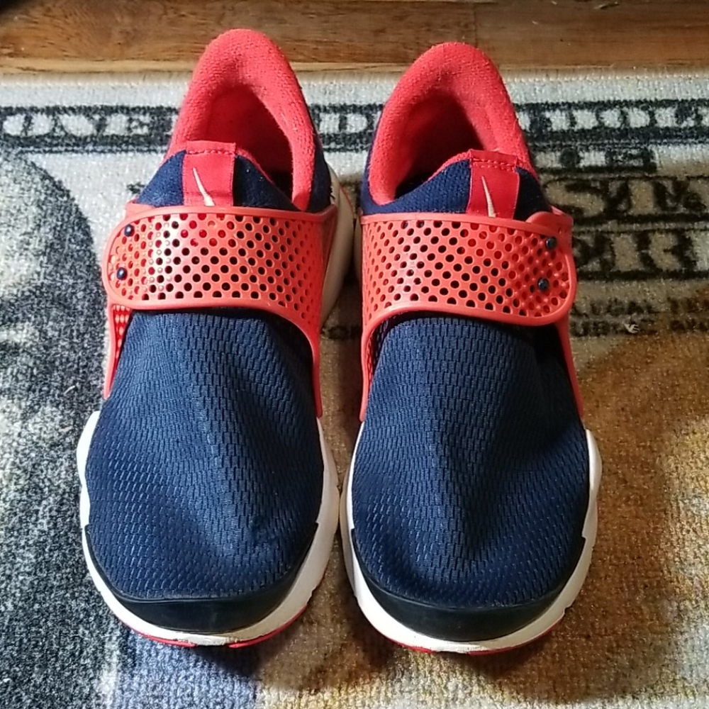 Nike sock dart